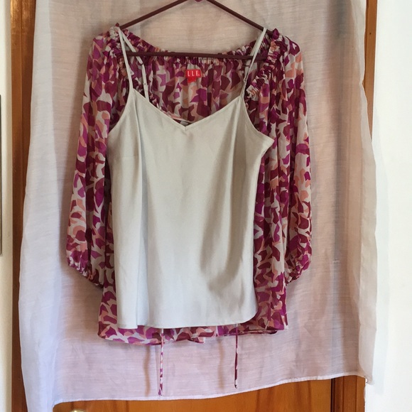 Elle Blouse, size small. - Picture 3 of 4